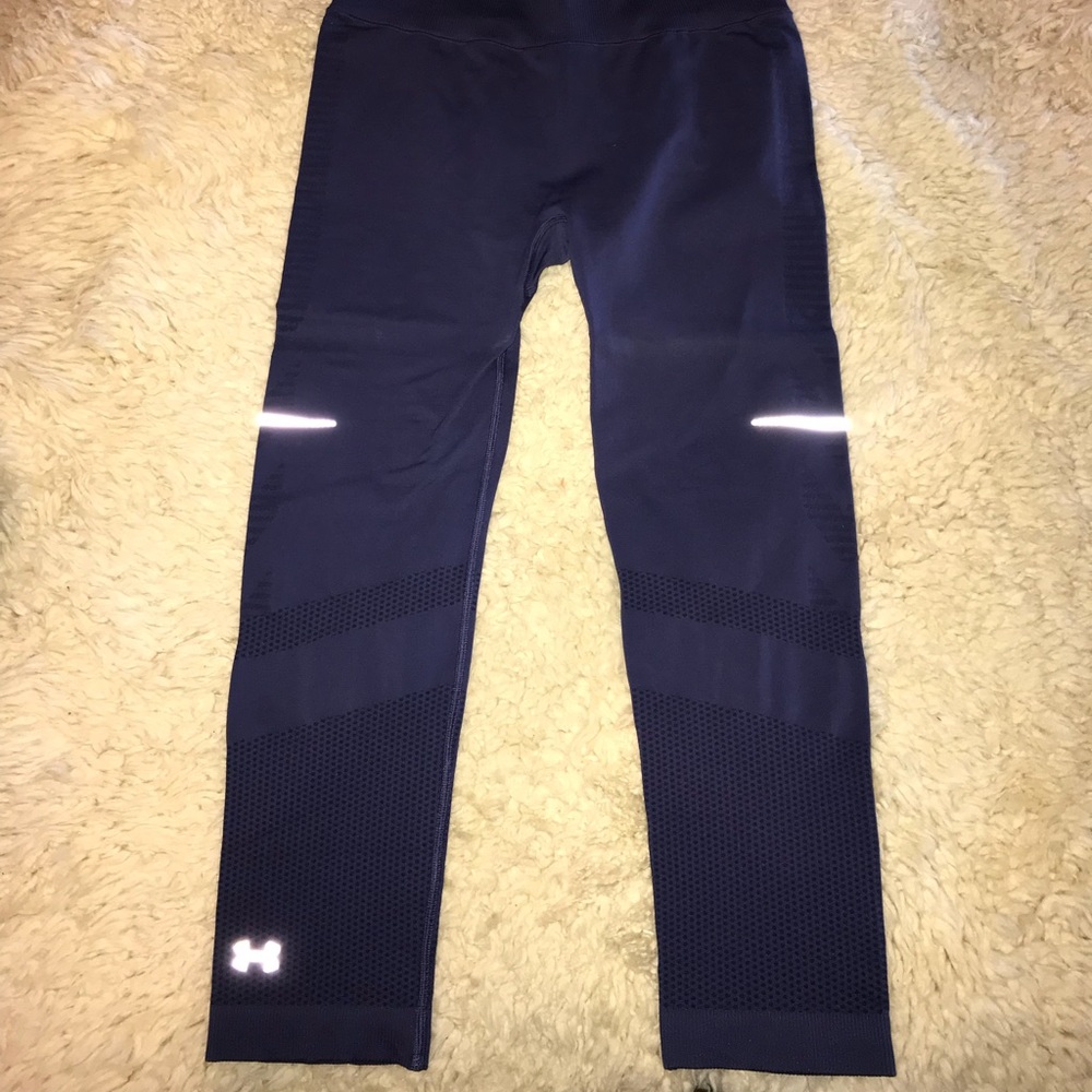 New with tags Under Armour crops